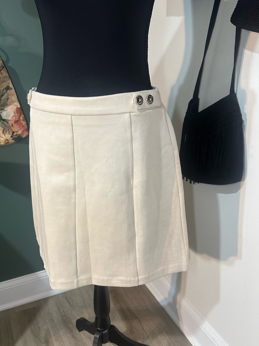 Marc New York NWT Cream Pleated Mini Skirt with Side Button Detail Size M